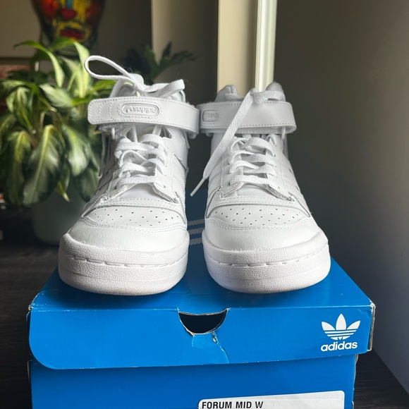 adidas Forum Mid in all white - Picture 8 of 10